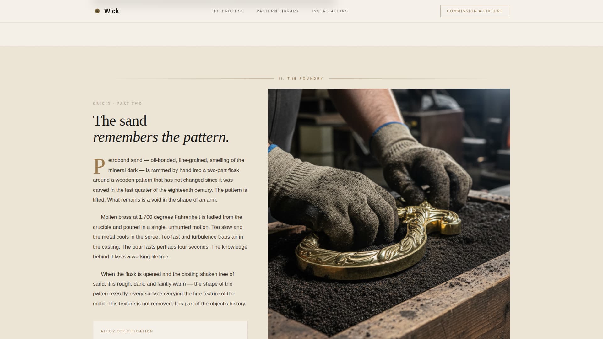 Colonial Architecture Booking Website Template