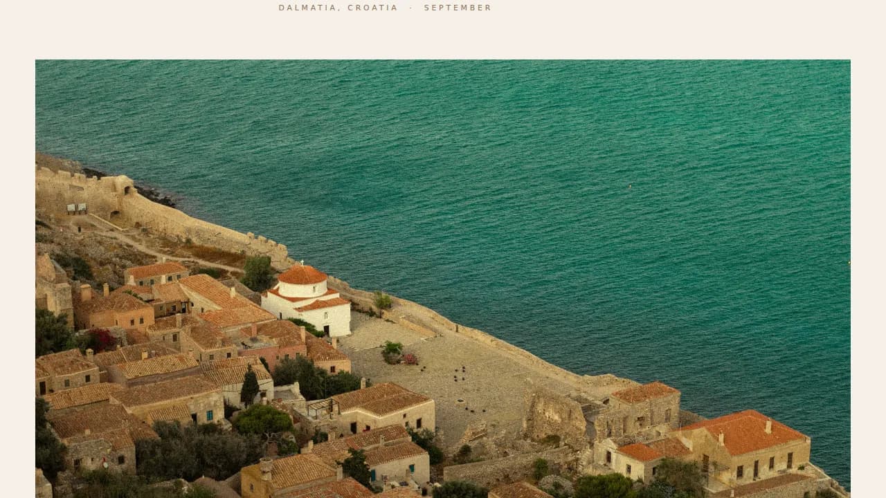 Voyager — Premium Travel Journal Landing Page Template